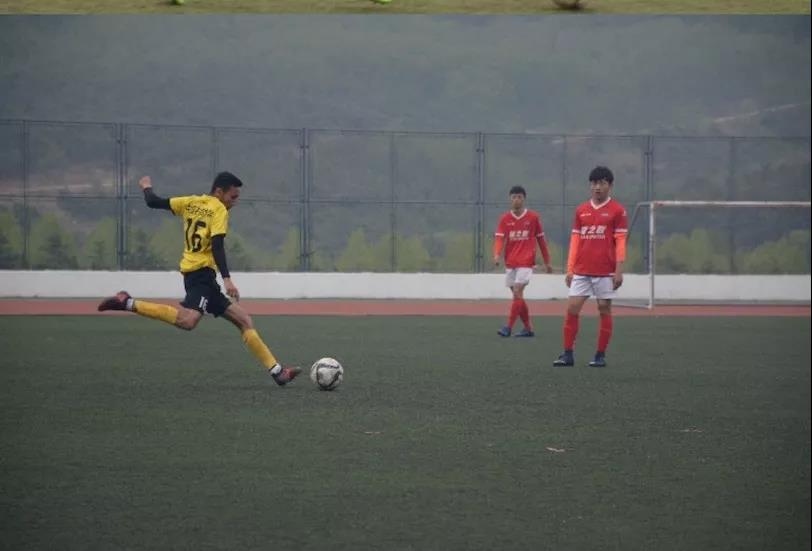 教工足球联赛历史_足球职业联赛什么时候开始的_足球教师基本功大赛