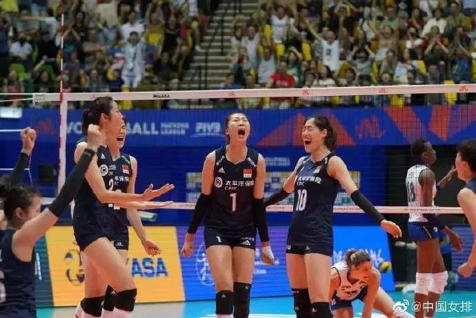 中国女排10连胜,卫冕世界杯冠军:这样的女排精神值得讲给孩子听!
